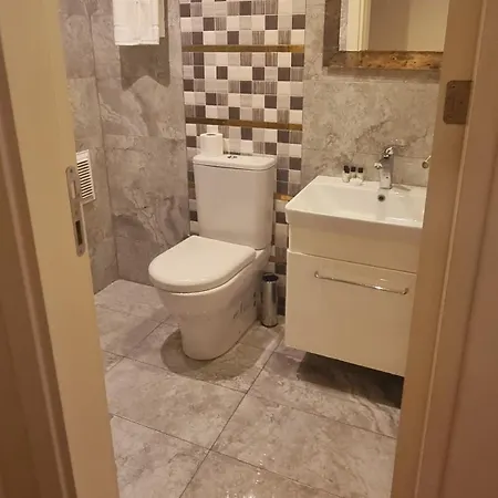 By Historial Due Hotel