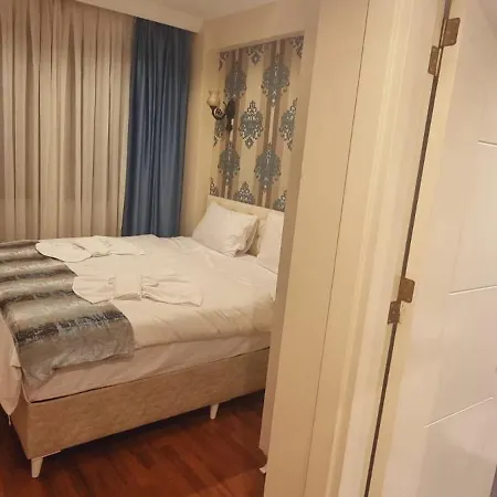 By Historial Due Hotel