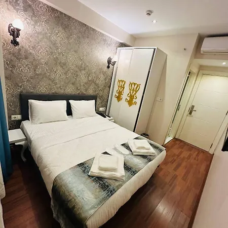 By Historial Due イスタンブール