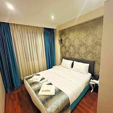 Hotel By Historial Due 3*