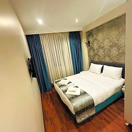 By Historial Due Hotel