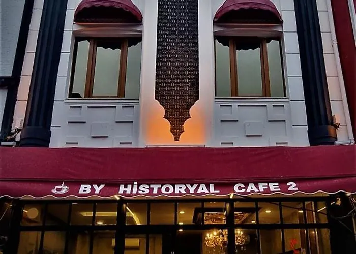 By Historial Due Hotel