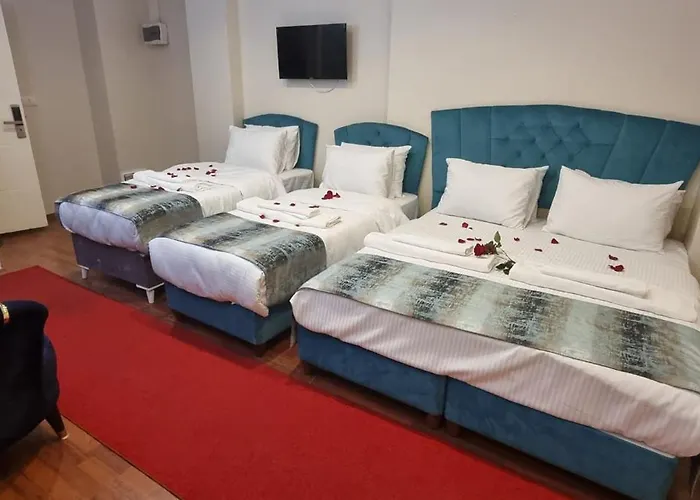 By Historial Due Hotel