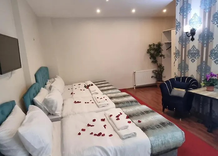 Hotel By Historial Due 3*