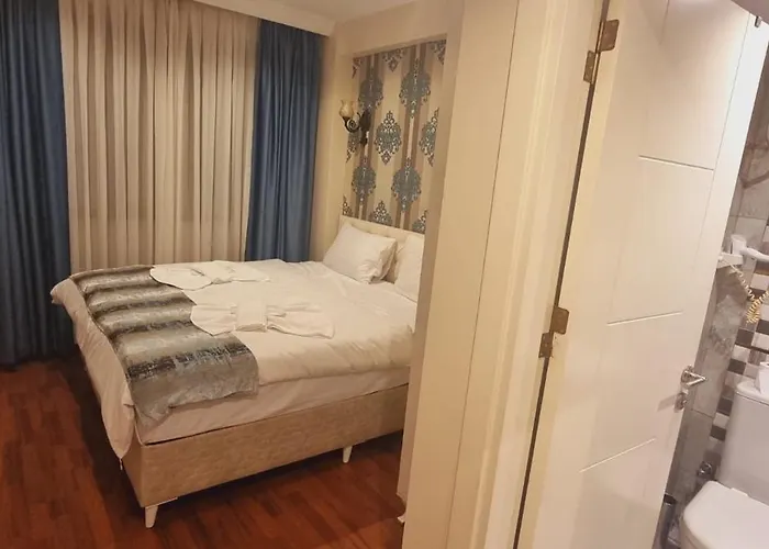 By Historial Due Hotel