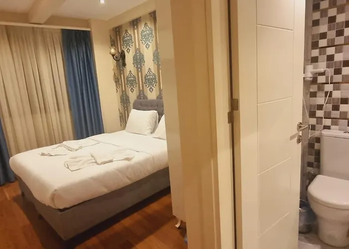 Hotel By Historial Due 3*