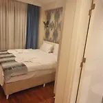 By Historial Due Hotel
